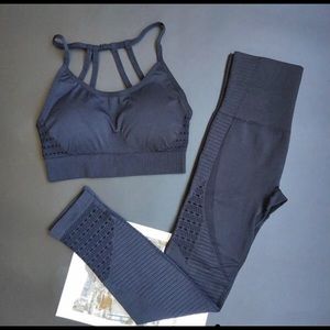 Day break yoga set from the LA MARKET PLACE